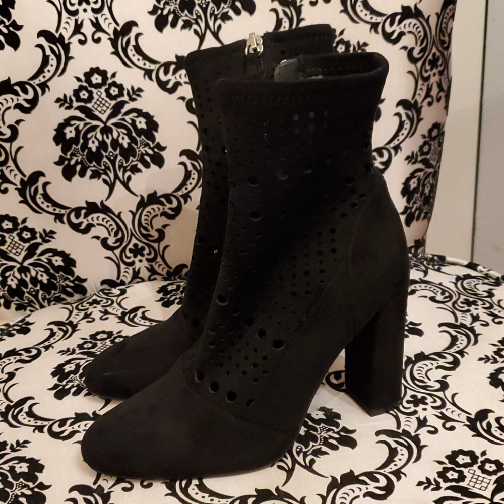 Steve Madden cut out Booties